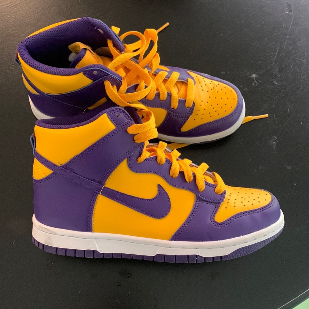 Nike boys size 5 purple and gold high tops